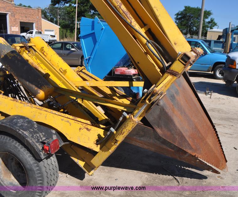 image for item G7436 Vermeer TS-44A tree spade