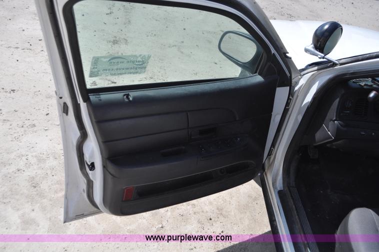 image for item G7437 2010 Ford Crown Victoria