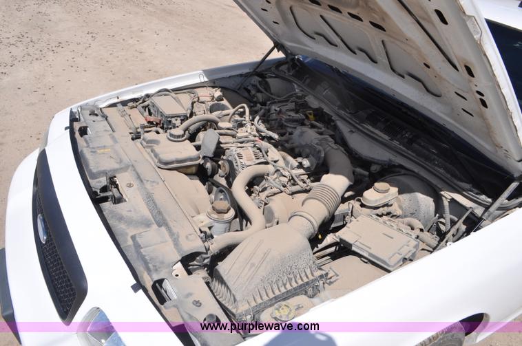 image for item G7437 2010 Ford Crown Victoria