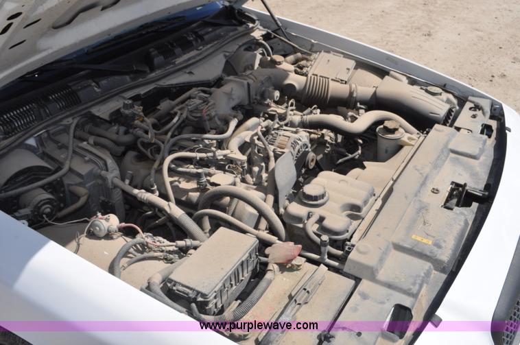 image for item G7437 2010 Ford Crown Victoria