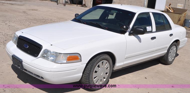 image for item G7438 2009 Ford Crown Victoria