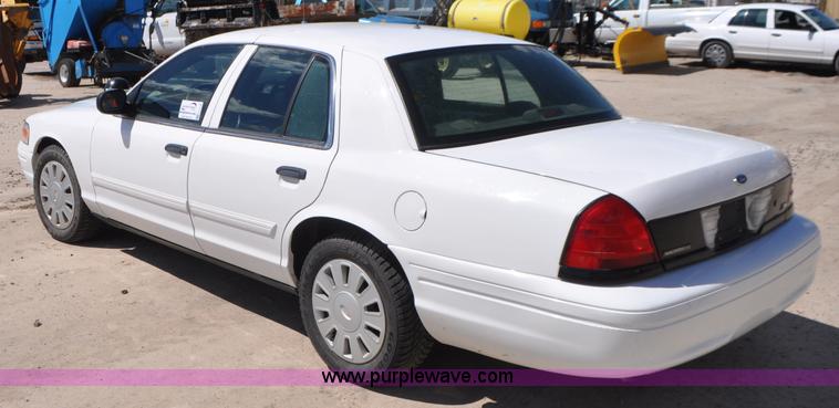 image for item G7438 2009 Ford Crown Victoria