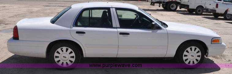 image for item G7438 2009 Ford Crown Victoria
