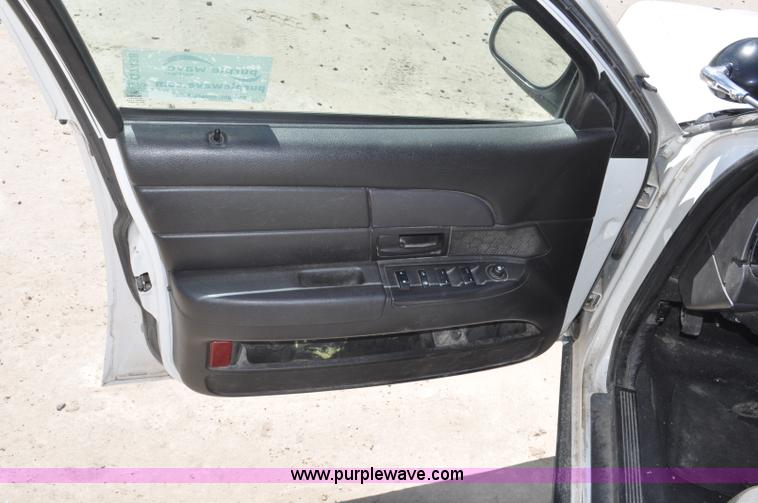 image for item G7438 2009 Ford Crown Victoria