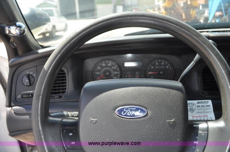 image for item G7438 2009 Ford Crown Victoria