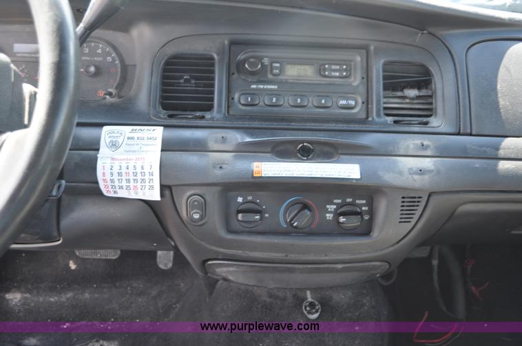 image for item G7438 2009 Ford Crown Victoria