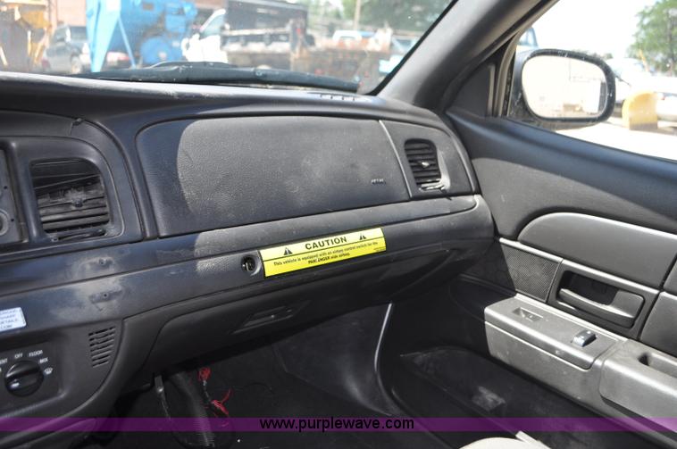 image for item G7438 2009 Ford Crown Victoria