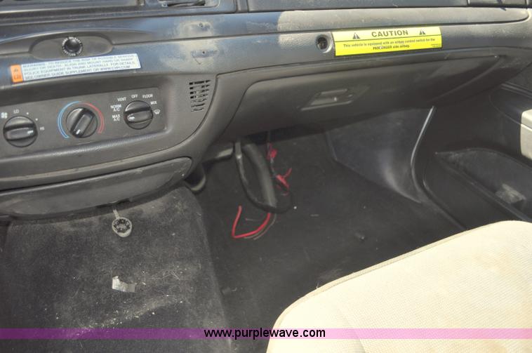 image for item G7438 2009 Ford Crown Victoria