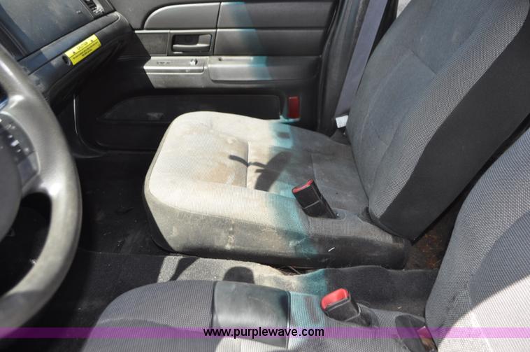 image for item G7438 2009 Ford Crown Victoria