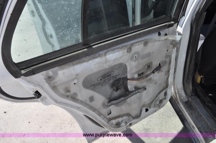 image for item G7438 2009 Ford Crown Victoria