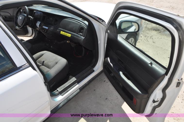 image for item G7438 2009 Ford Crown Victoria