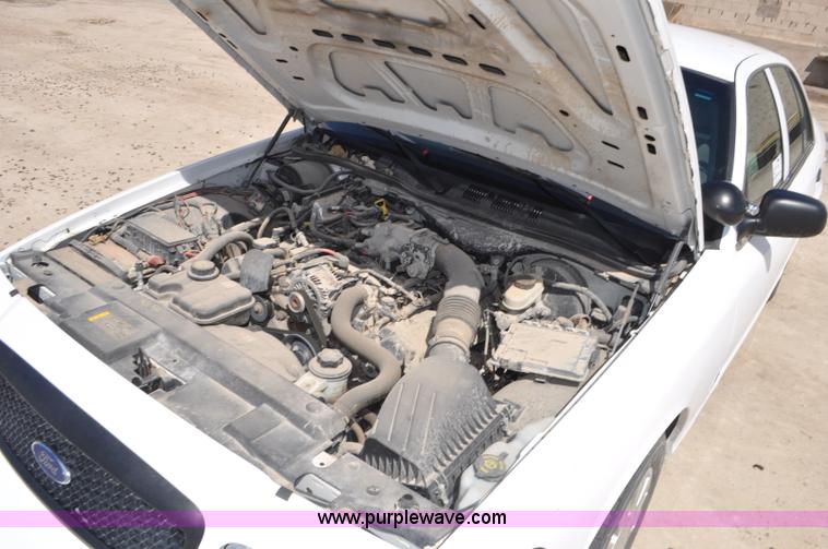 image for item G7438 2009 Ford Crown Victoria