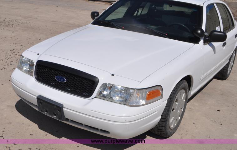 image for item G7438 2009 Ford Crown Victoria