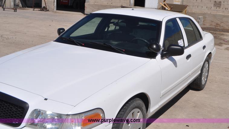 image for item G7438 2009 Ford Crown Victoria