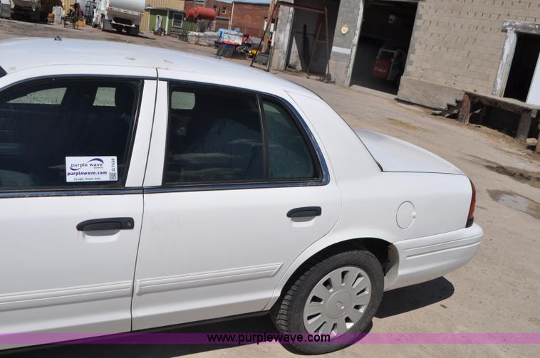 image for item G7438 2009 Ford Crown Victoria
