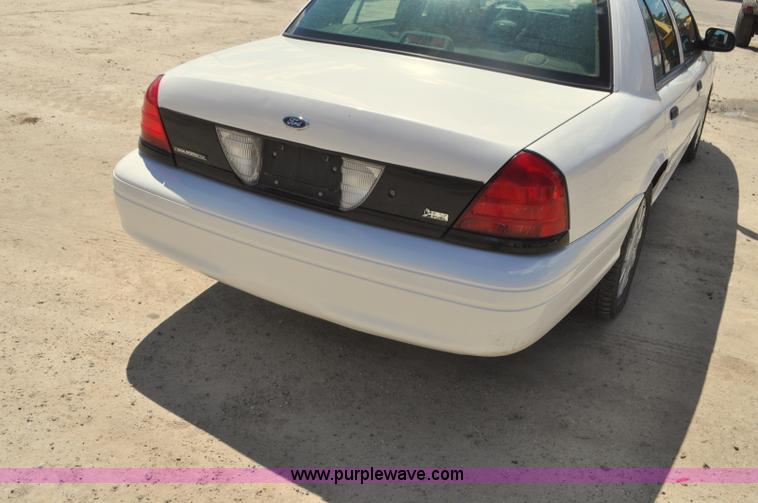 image for item G7438 2009 Ford Crown Victoria