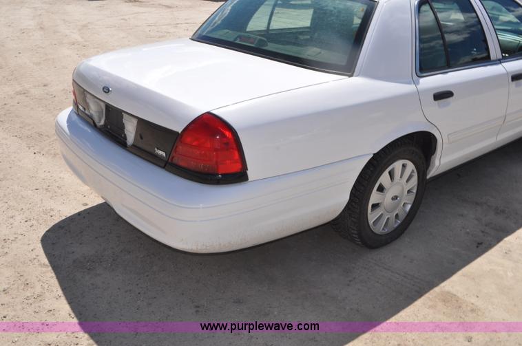 image for item G7438 2009 Ford Crown Victoria
