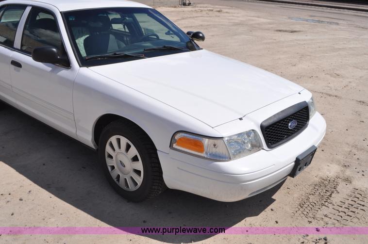 image for item G7438 2009 Ford Crown Victoria