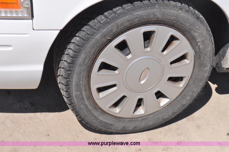 image for item G7438 2009 Ford Crown Victoria