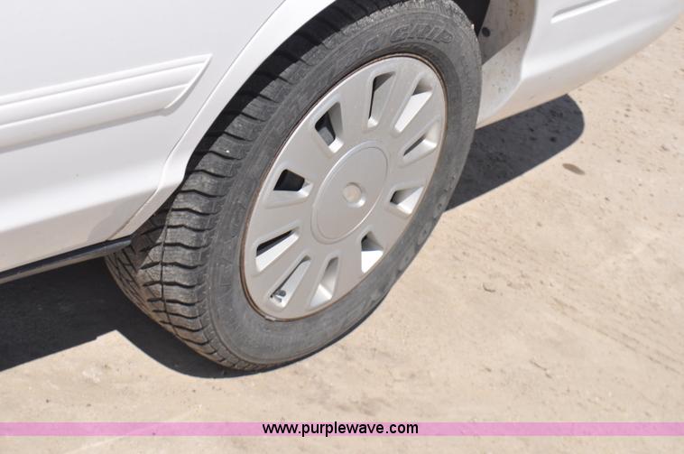 image for item G7438 2009 Ford Crown Victoria