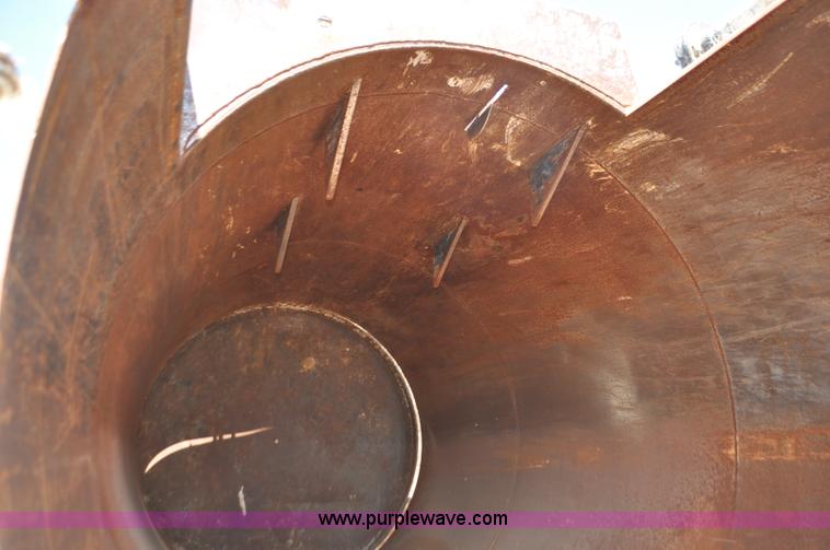 image for item G7448 2001 International 4900 refuse truck