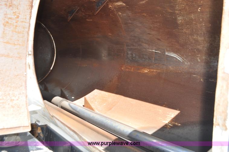 image for item G7448 2001 International 4900 refuse truck