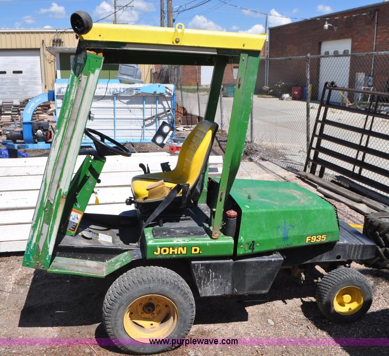 image for item G7456 John Deere 4100 lawn mower