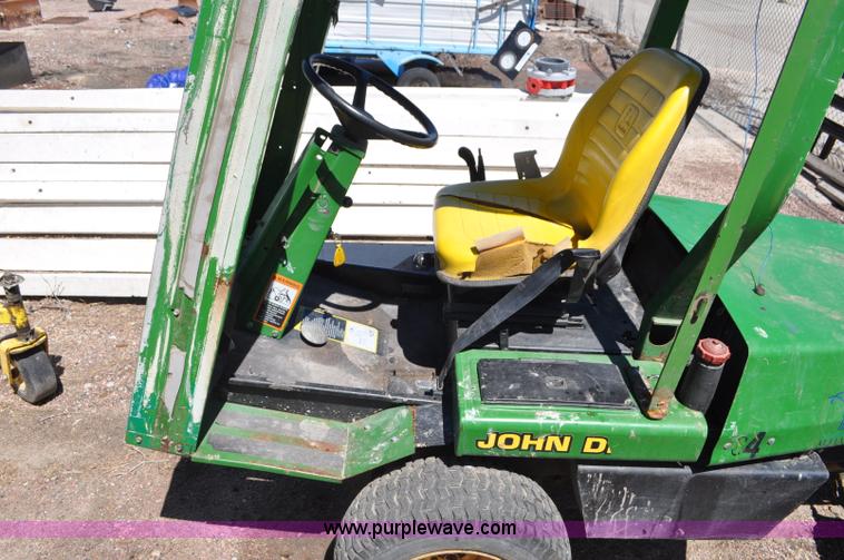 image for item G7456 John Deere 4100 lawn mower
