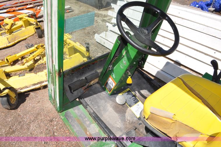 image for item G7456 John Deere 4100 lawn mower