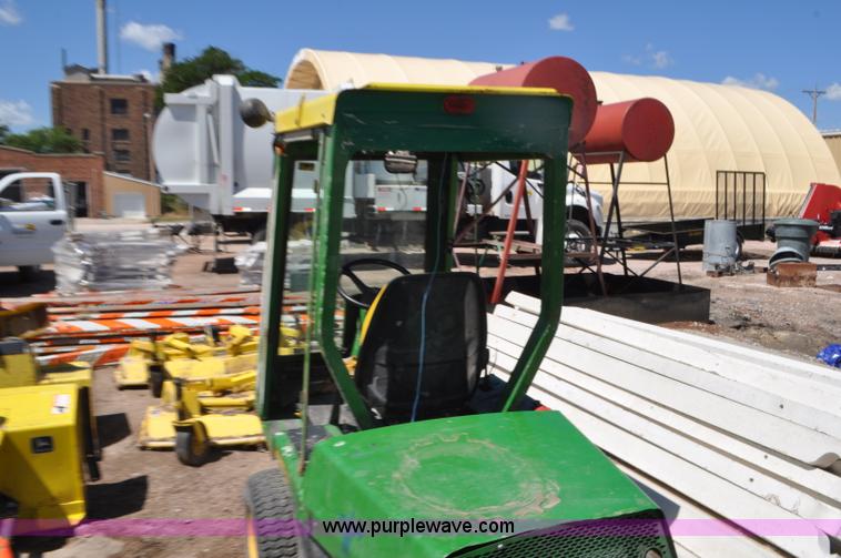 image for item G7456 John Deere 4100 lawn mower