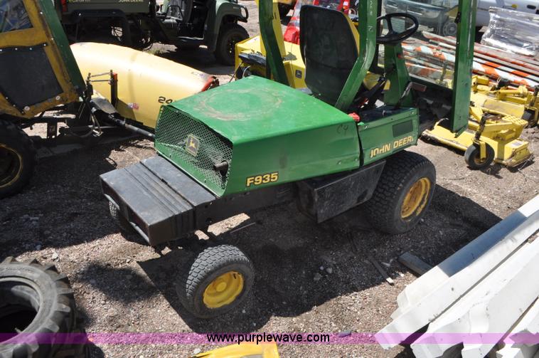 image for item G7456 John Deere 4100 lawn mower