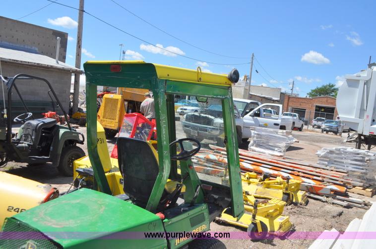 image for item G7456 John Deere 4100 lawn mower