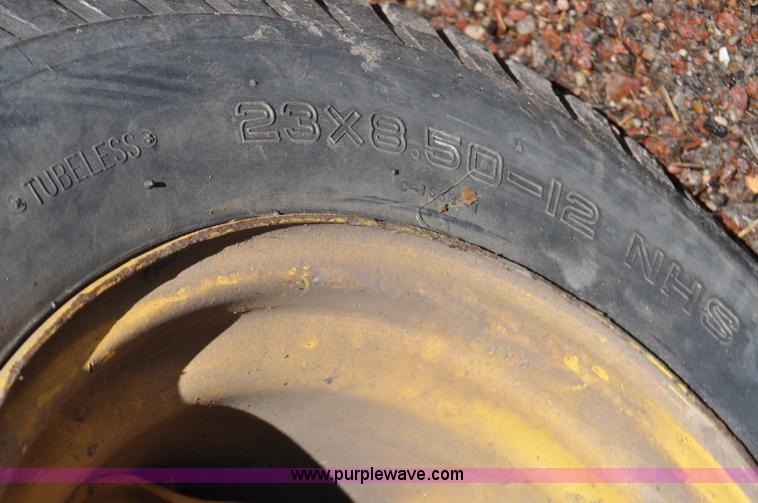 image for item G7456 John Deere 4100 lawn mower