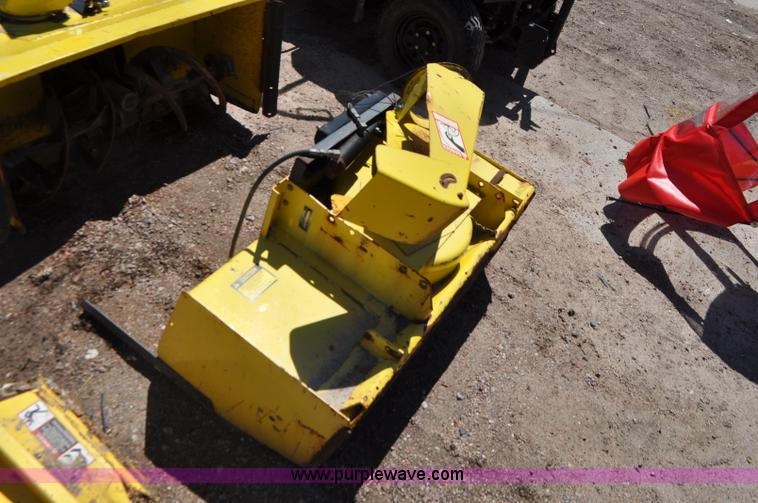 image for item G7456 John Deere 4100 lawn mower