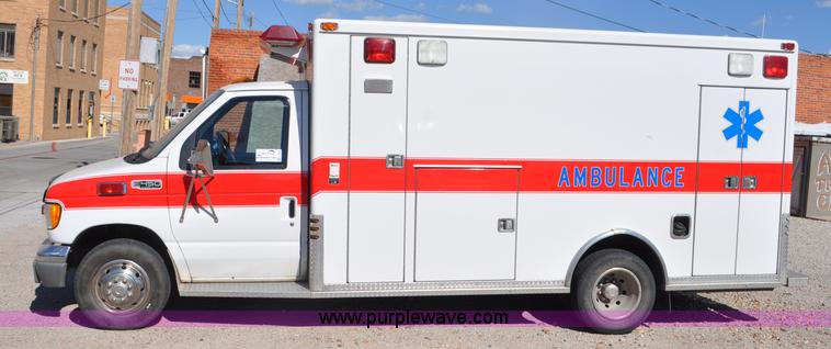 image for item G7466 1999 Ford Econoline E450 ambulance
