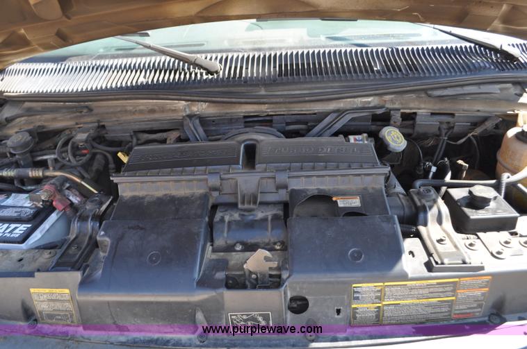 image for item G7466 1999 Ford Econoline E450 ambulance