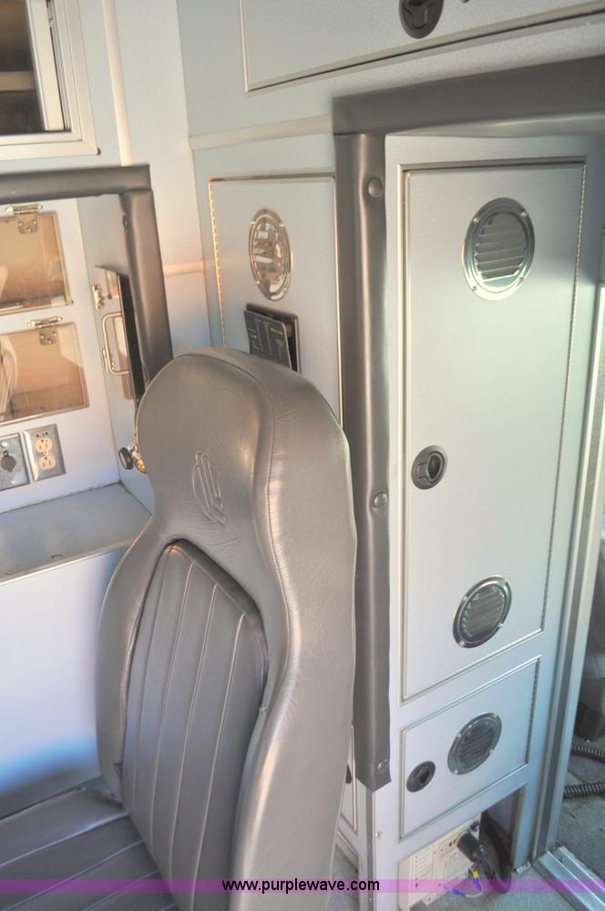 image for item G7466 1999 Ford Econoline E450 ambulance