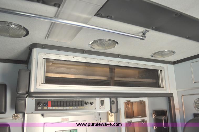 image for item G7466 1999 Ford Econoline E450 ambulance