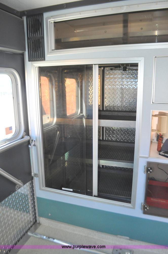 image for item G7466 1999 Ford Econoline E450 ambulance