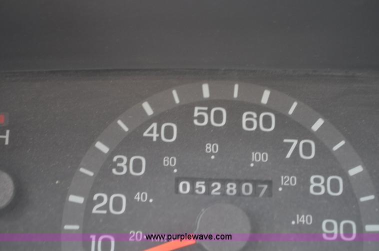 image for item G7466 1999 Ford Econoline E450 ambulance