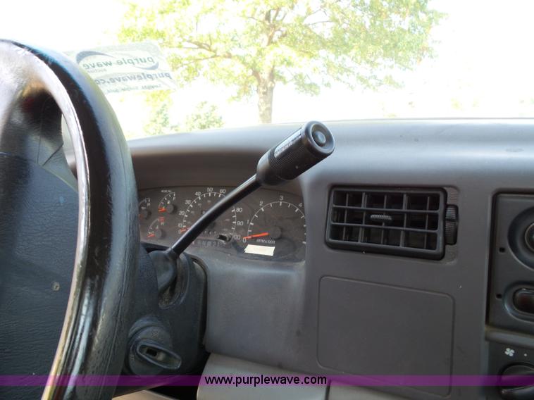 image for item J4001 1999 Ford F250 Super Duty utility truck