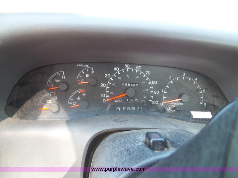 image for item J4001 1999 Ford F250 Super Duty utility truck