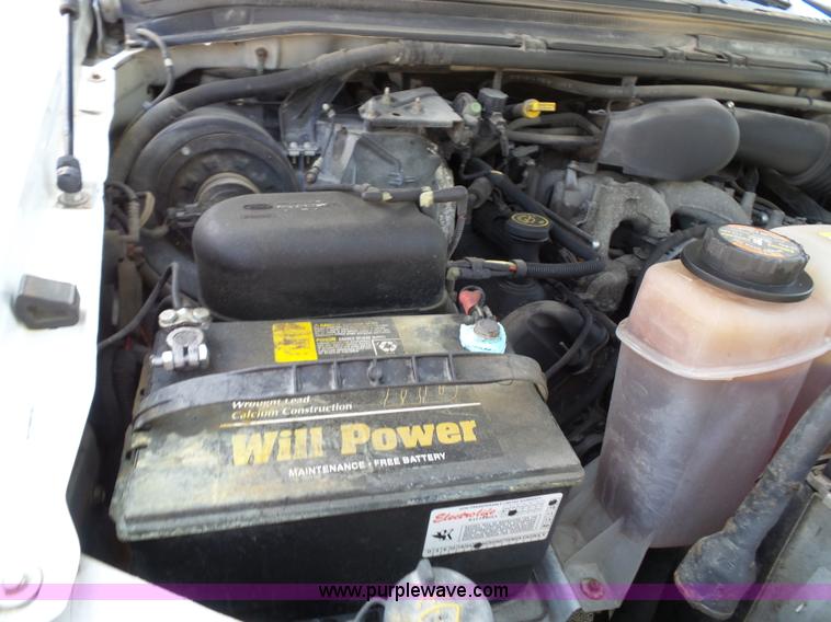 image for item J4001 1999 Ford F250 Super Duty utility truck