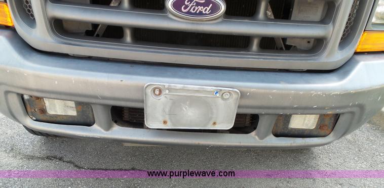 image for item J4001 1999 Ford F250 Super Duty utility truck