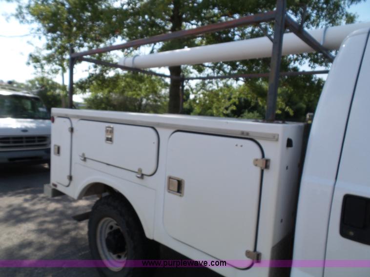 image for item J4001 1999 Ford F250 Super Duty utility truck