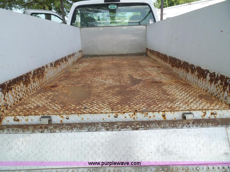 image for item J4001 1999 Ford F250 Super Duty utility truck