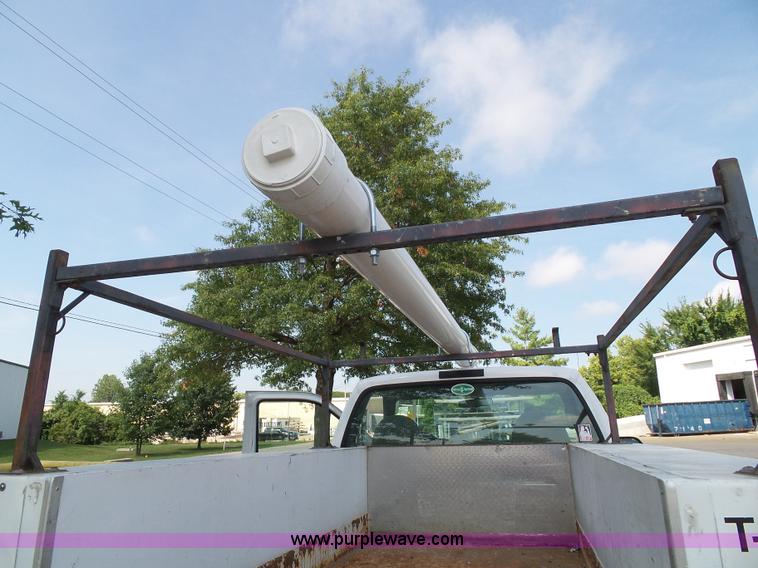 image for item J4001 1999 Ford F250 Super Duty utility truck