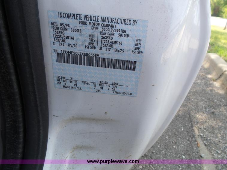 image for item J4001 1999 Ford F250 Super Duty utility truck