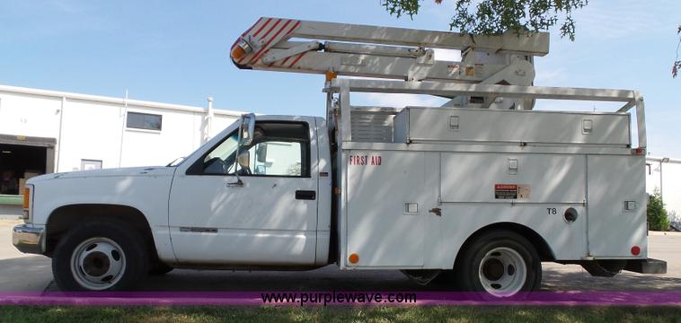 image for item J4002 1991 GMC Sierra 3500 SL bucket truck