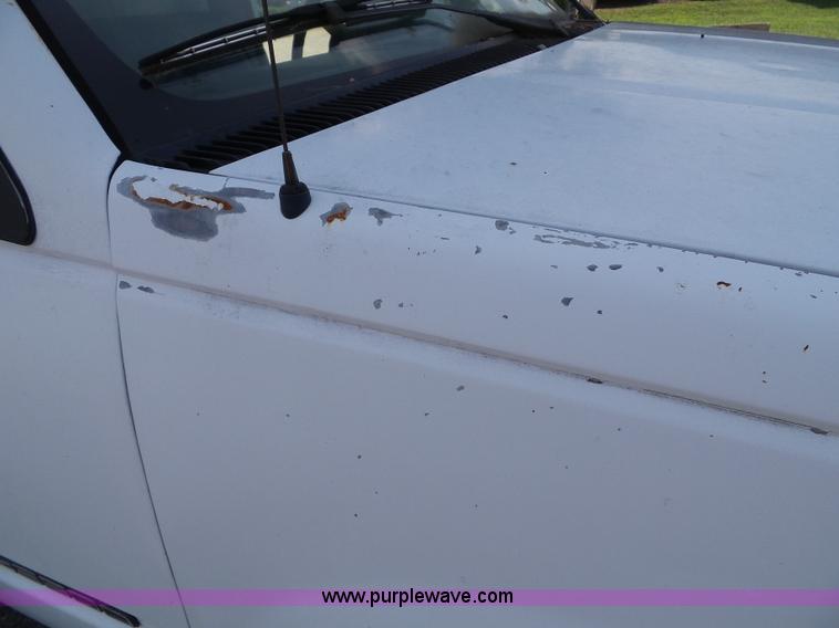 image for item J4002 1991 GMC Sierra 3500 SL bucket truck